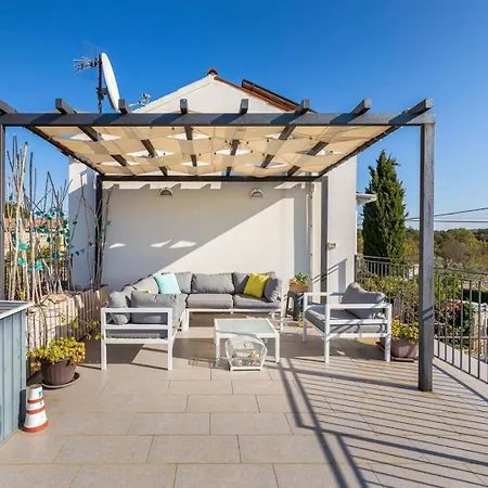 Dioniza By Villsy- With Private Pool And Jacuzzi Villa Gajana