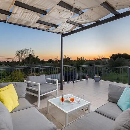 Dioniza By Villsy- With Private Pool And Jacuzzi * Gajana